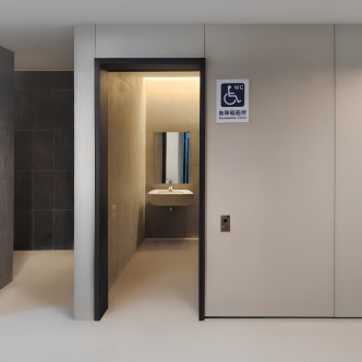 貼心守護！無障礙廁所與智慧自動門