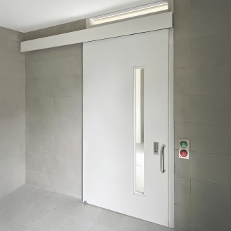 無障礙新標竿！智慧殘障廁所自動門系統